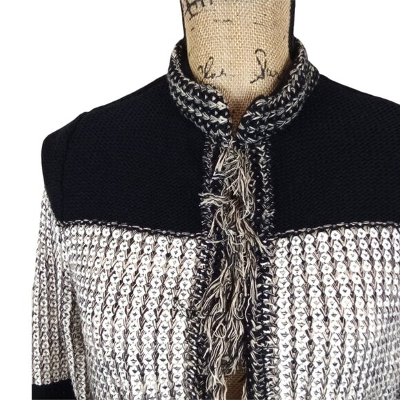 Chico's Parisian Chic Modern Boho Fringe Trim Colorblocked Cardigan Sweater M - Picture 2 of 9